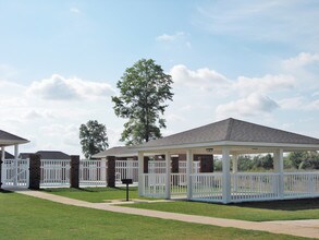 Inglewood Garden Homes - Robertsdale, AL | Apartment Finder