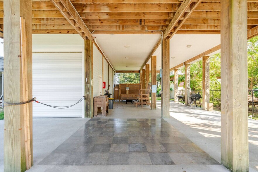 Building Photo - 948 Kahla Dr