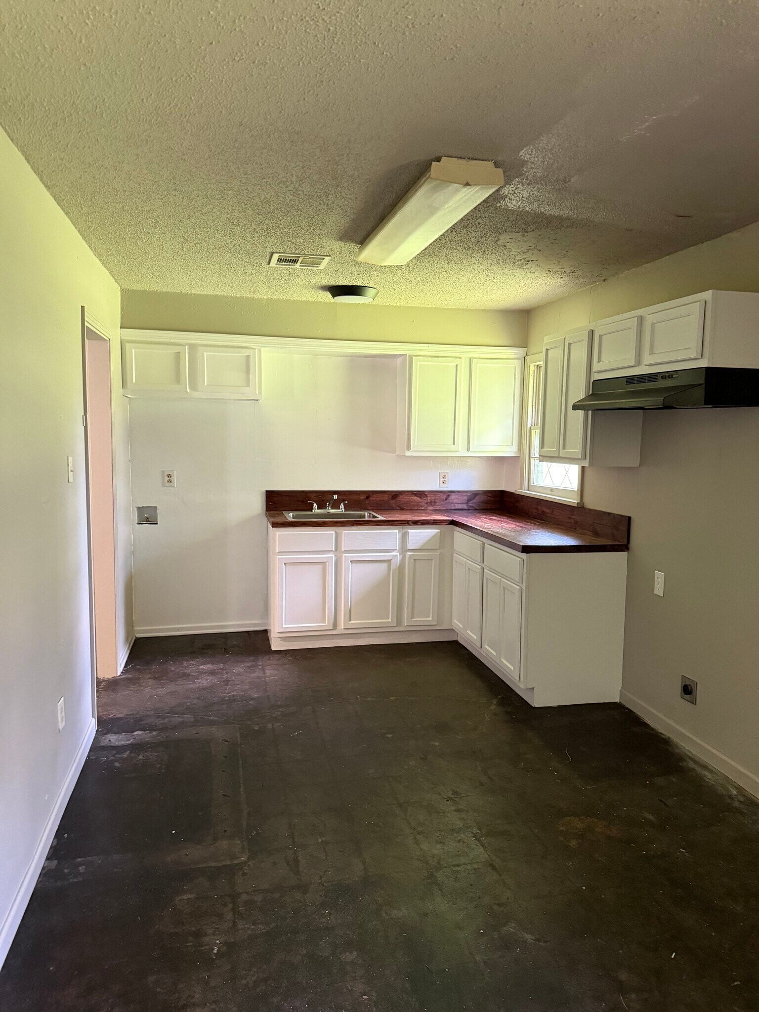 Building Photo - 803 Garland St