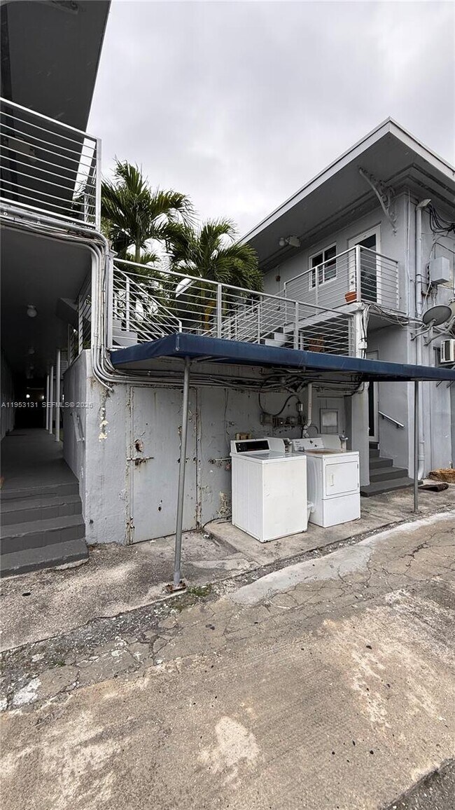 Building Photo - 5305 Biscayne Blvd