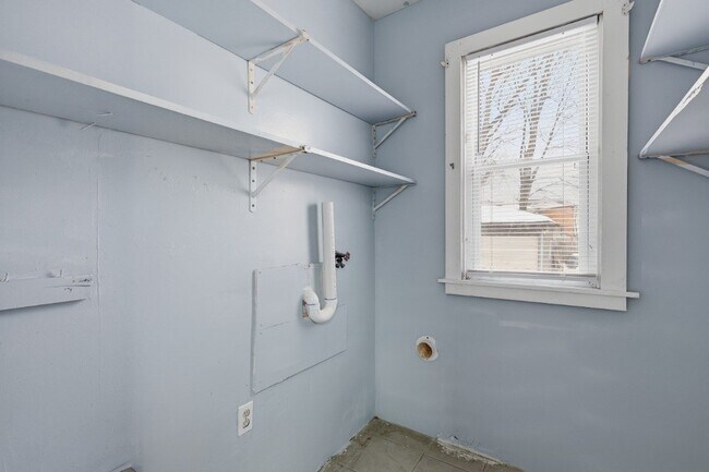 Building Photo - 64-64 Rowe Ave