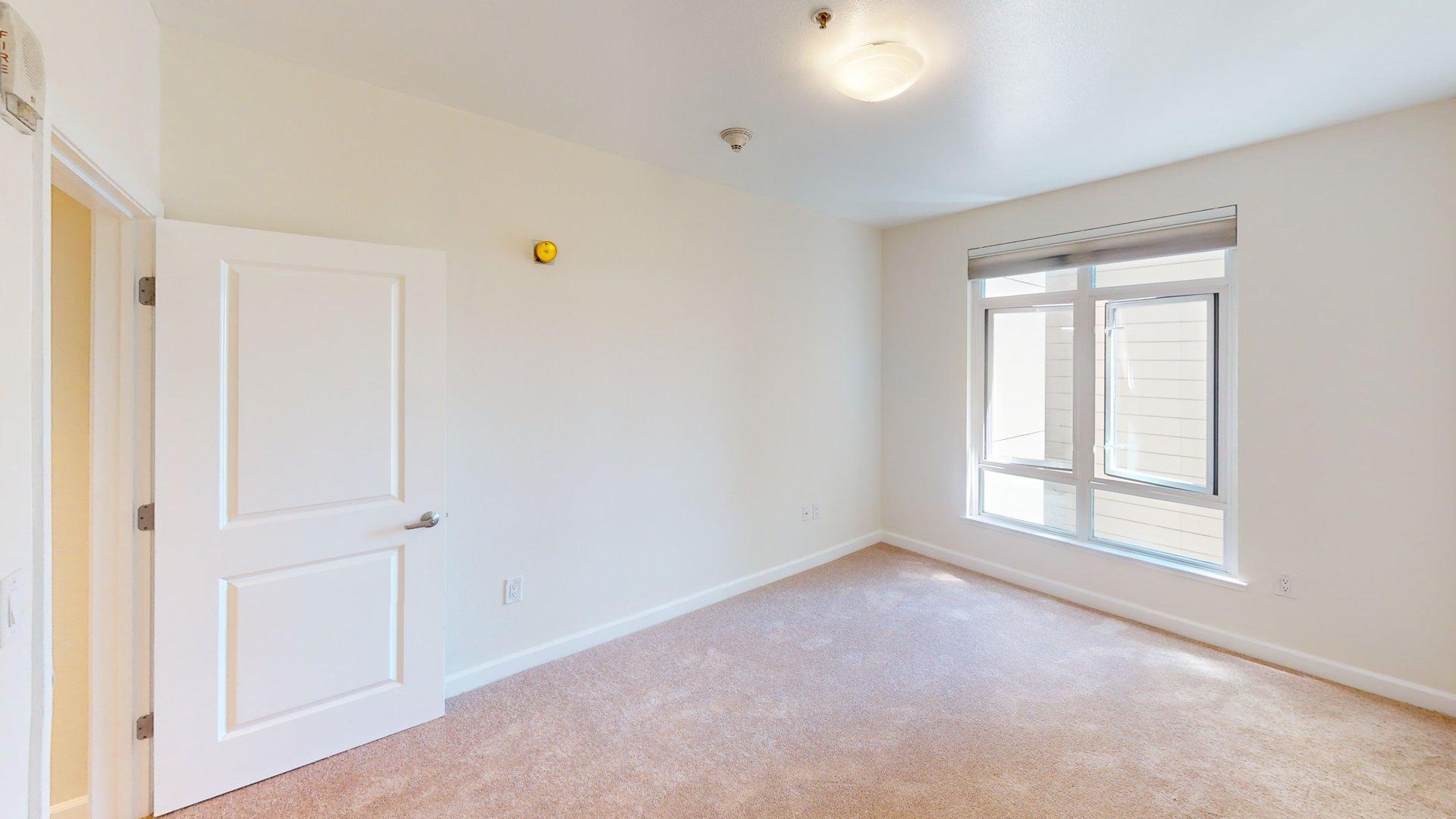 Building Photo - 423 7th St