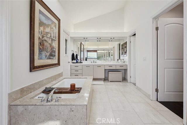 Building Photo - 4372 Park Vicente