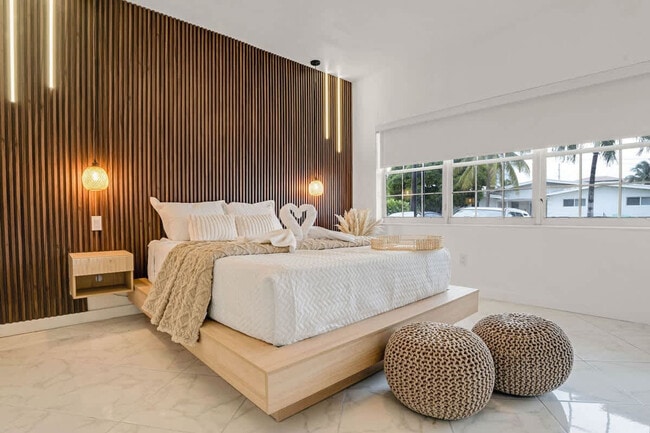 Building Photo - 20140 NE 25th Ct