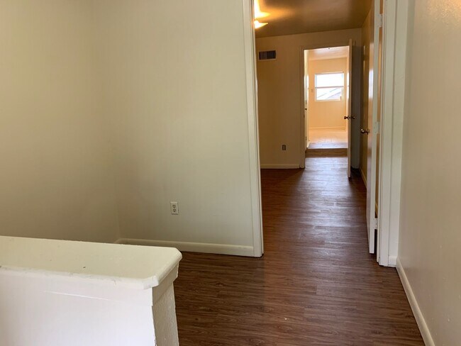 Building Photo - 8231 Bayou Fountain Ave