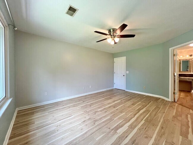 Building Photo - 104 Weatherby Ct