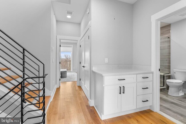 Building Photo - 311 Delmar St