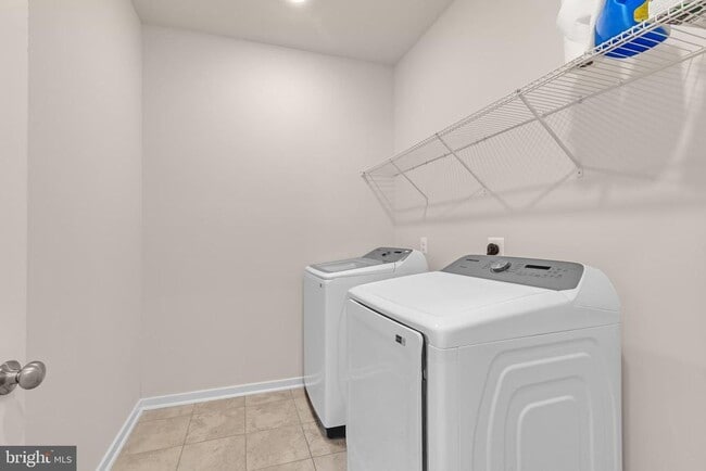 Building Photo - 2053 Whithorn Hl