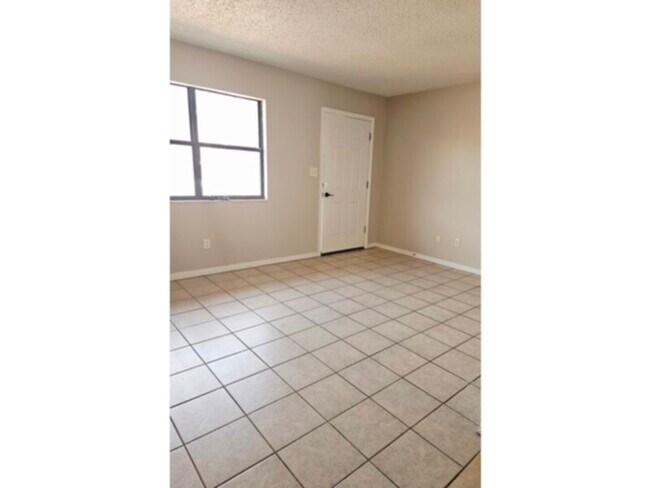 Building Photo - 7240 Hilburn Rd