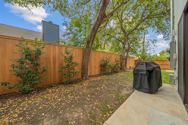 Building Photo - 2509 Durwood St