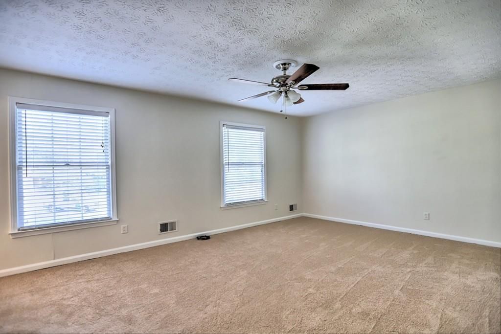 Building Photo - 2640 Tritt Ln