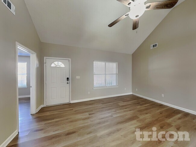 Building Photo - 210 Baxter Ln