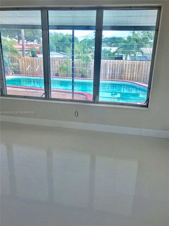 Building Photo - 3700 Taft St