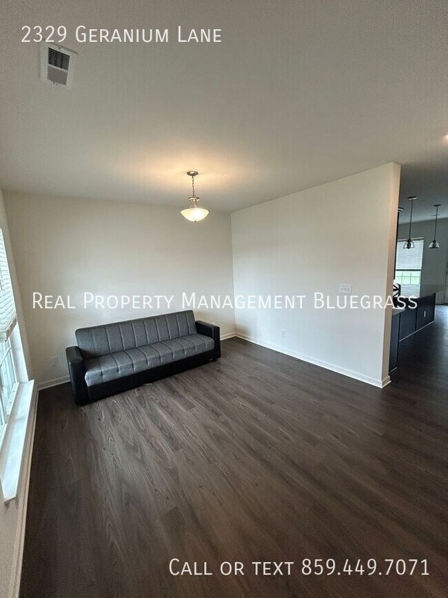 Building Photo - 2329 Geranium Ln