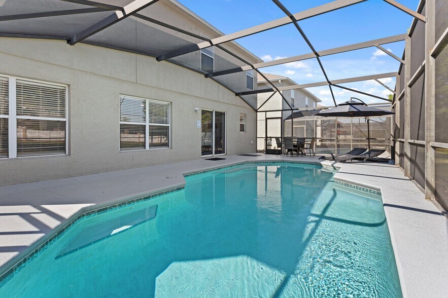 Building Photo - 642 Elderberry Dr