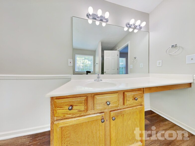 Building Photo - 2794 Evanston Ct