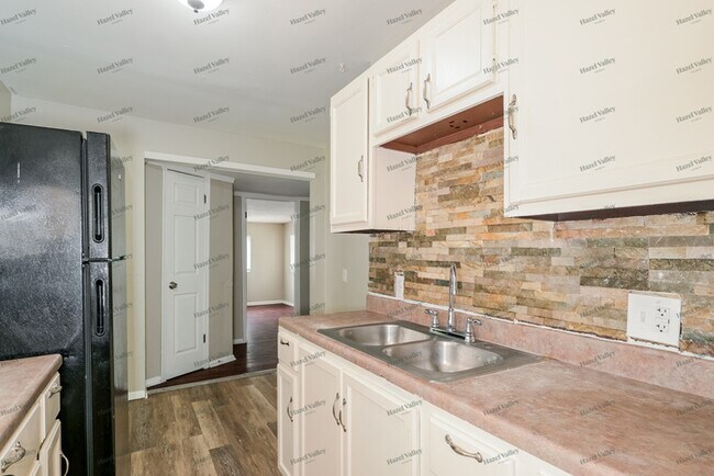 Building Photo - 10623 Hallwood Dr