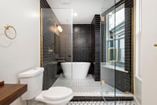 Building Photo - 1925 N 32nd St