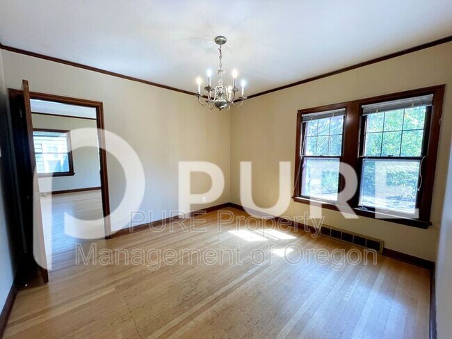 Building Photo - 6945 NE Sacramento St