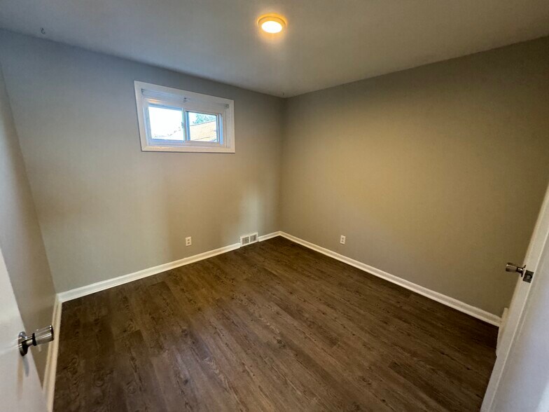 Building Photo - 72 Bannard Ave