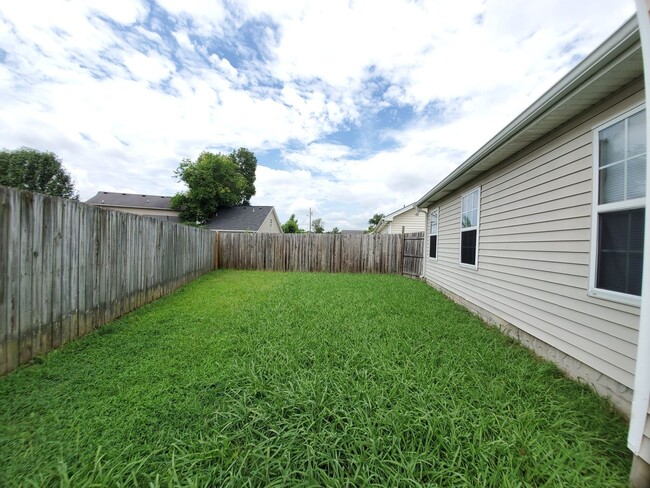 Building Photo - Lovely rental home in Murfreesboro!