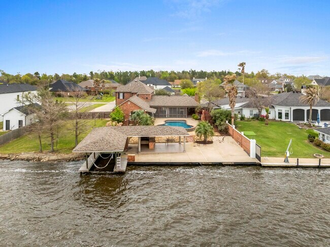 Building Photo - 4329 Edgewater Dr