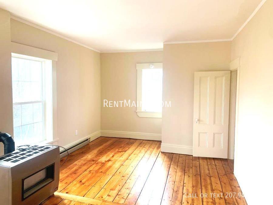 Building Photo - 3 Cushing St