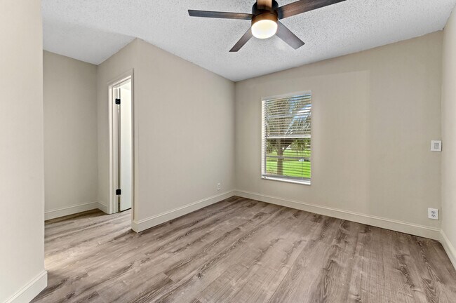 Building Photo - 2700 Casita Way