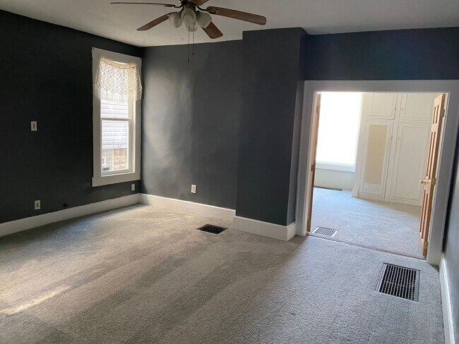 Building Photo - 2531 Deming Ave