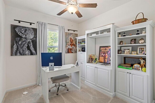 Building Photo - 121 Rubrum Rd