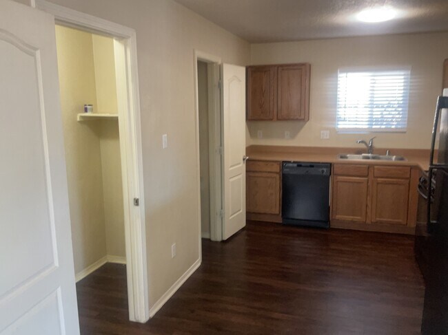 Building Photo - 3744 Lonesome Ridge St NE