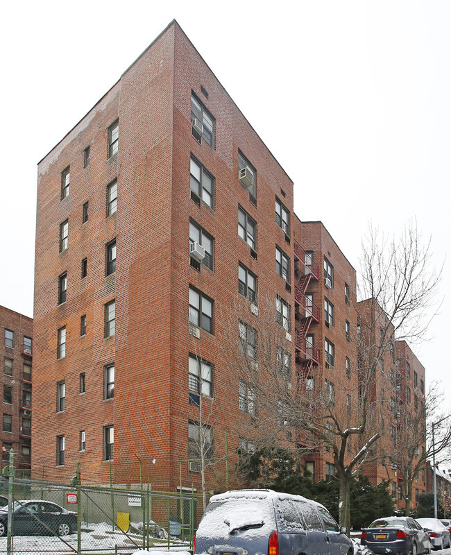 Primary Photo - 250 Parkville Ave