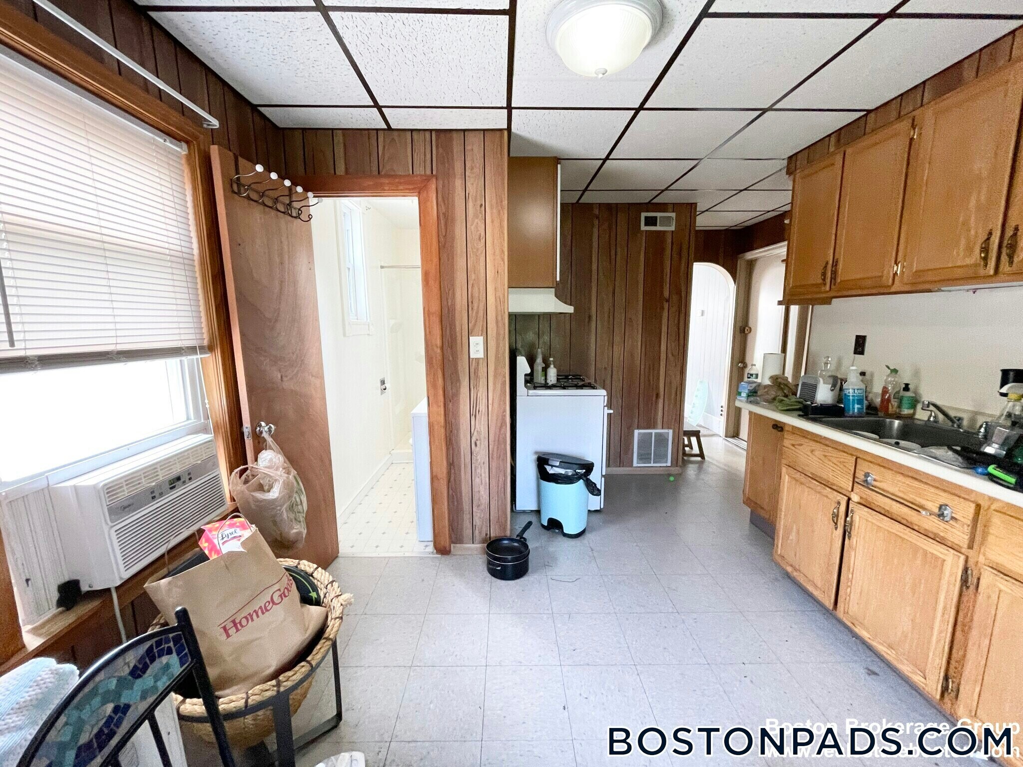 Building Photo - 103 Buttonwood St
