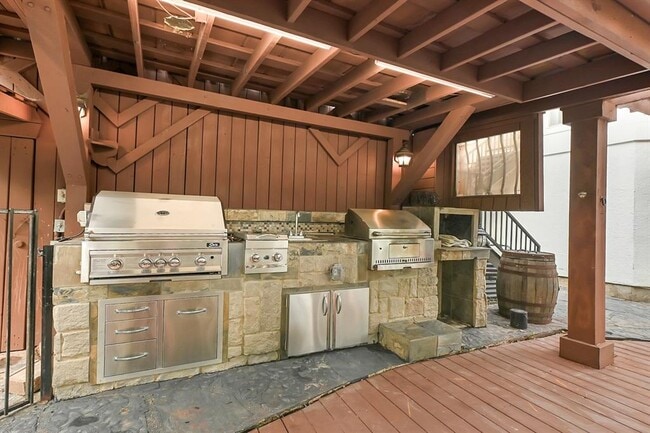 Building Photo - 1 Magnolia Bend Dr