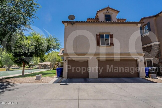 Building Photo - 1335 S Sabino Dr