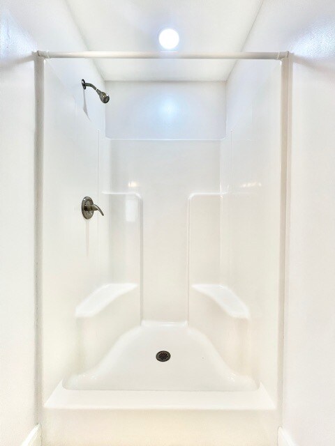 Building Photo - 165 Pommel St