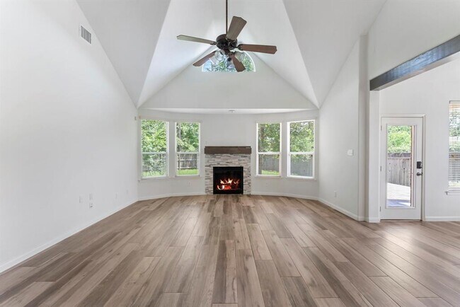 Building Photo - 2 Granite Path Pl