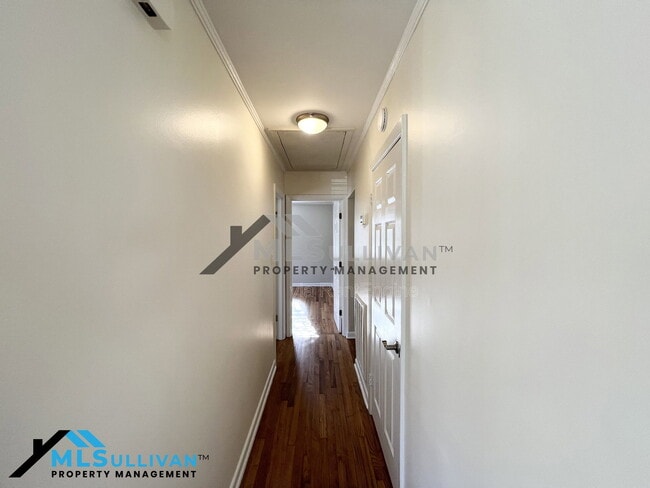 Building Photo - 2408 Otis St