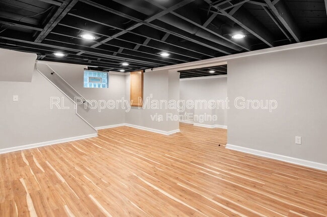 Building Photo - 338 Stewart Ave