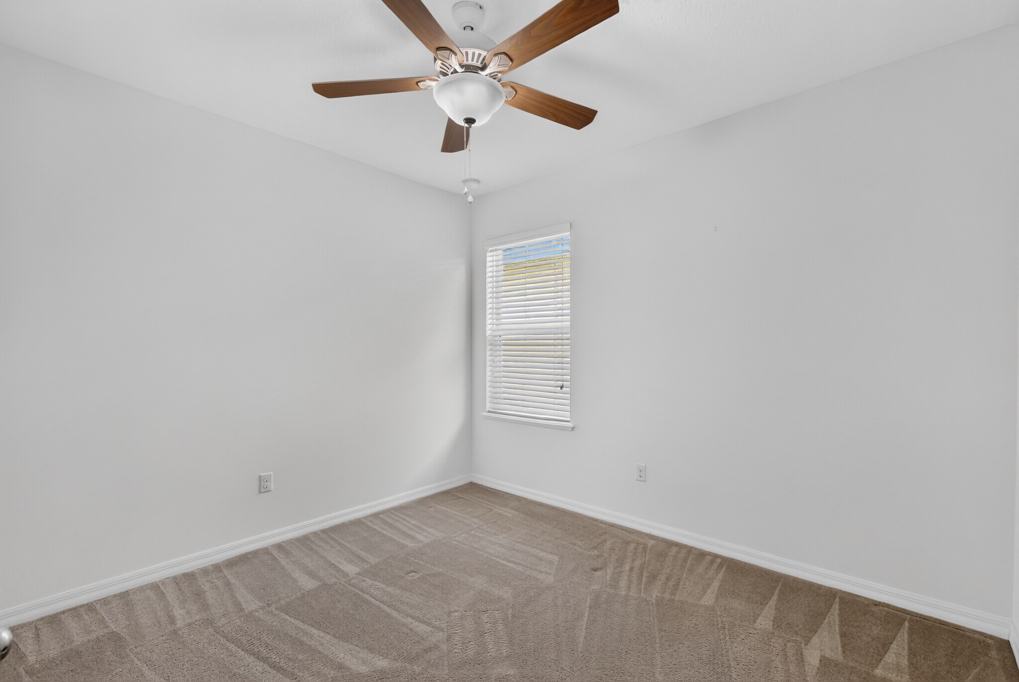 Building Photo - 345 Red Kite Dr