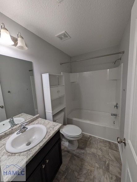 Building Photo - 29 Labrador Ln