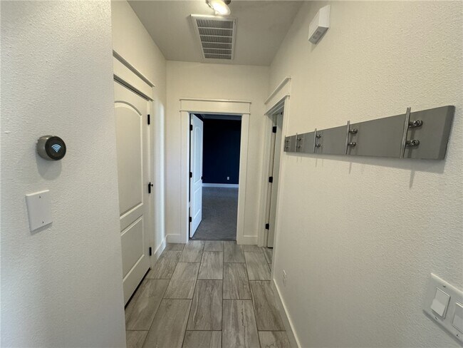 Building Photo - 21 S Prairie Dunes Dr