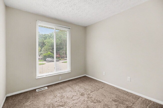 Building Photo - 1380 Muirfield Dr