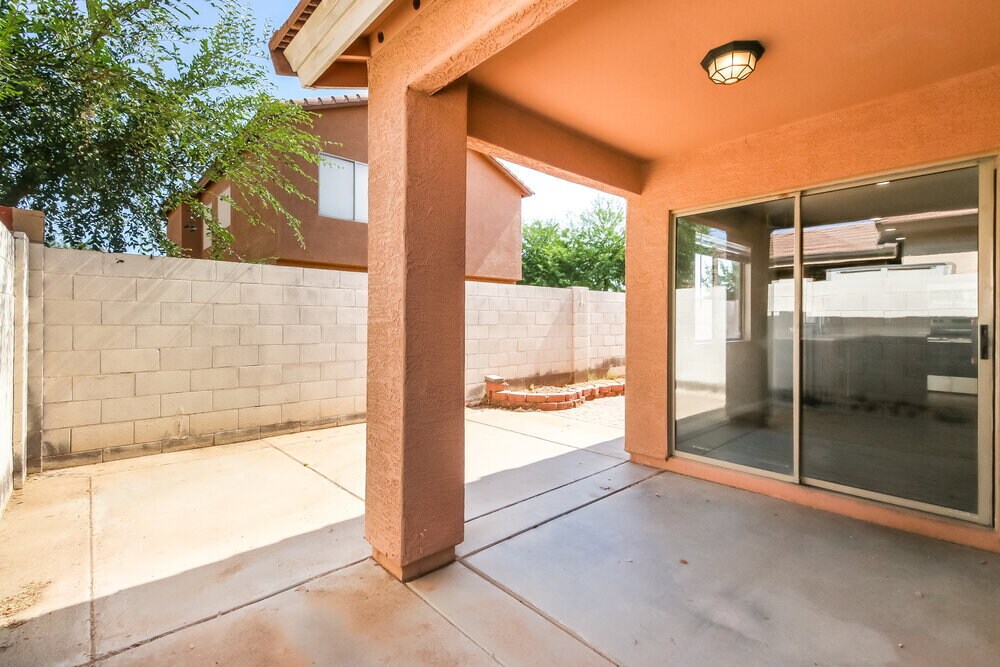 Building Photo - 878 E Pollino St