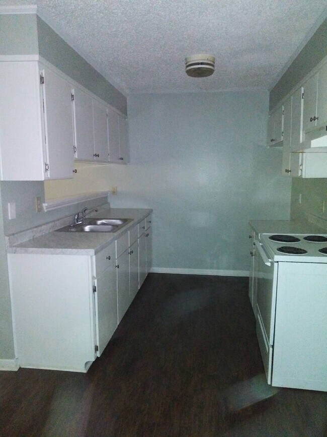 Building Photo - 518 Cypress St