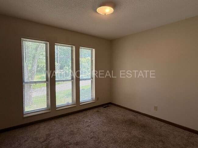 Building Photo - 4 BEDROOM HOUSE IN KINGS GATE SUBDIVISION ...