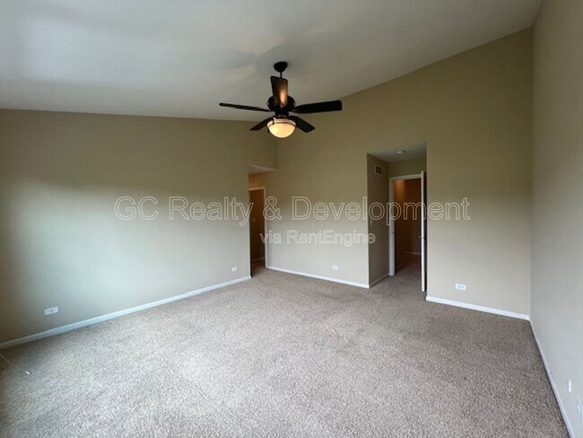 Building Photo - 498 Grosvenor Ln