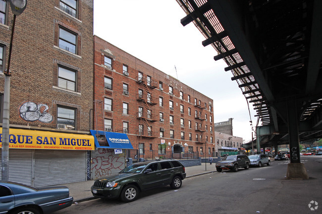Primary Photo - 266-272 Nagle Ave