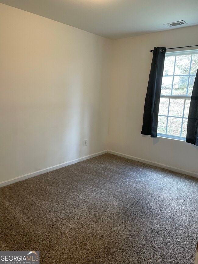 Building Photo - 155 Rock Crest Terrace