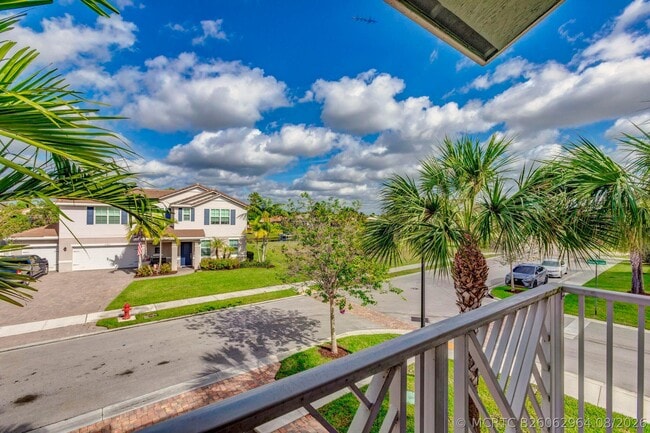 Building Photo - 11900 Cypress Key Way